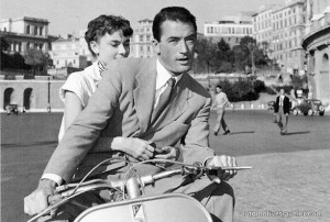 100513-01-Gregory_Peck_and_Audrey_Hepburn_on_scooter_in_Roman_Holiday
