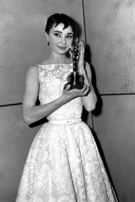 AHepburn1_V_21nov11_pa_b1953 OSCAR B.A. AWARDS GIVENCHY