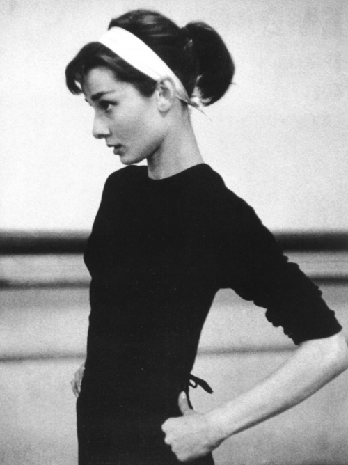 Audrey-Hepburn-audrey-hepburn-30174987-500-668