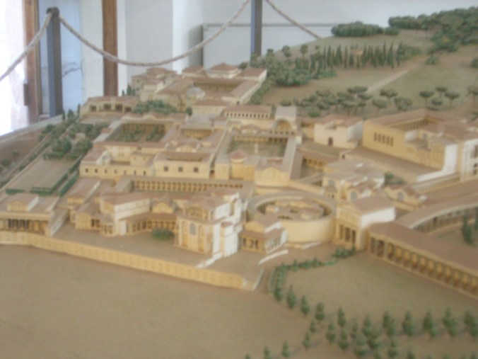 Representations of Hadrian's Villa site maps 1