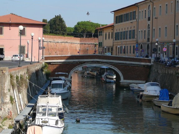 See the Historic Venezia District of Livorno_1