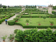 220px-Villa_la_quiete,_giardino_02