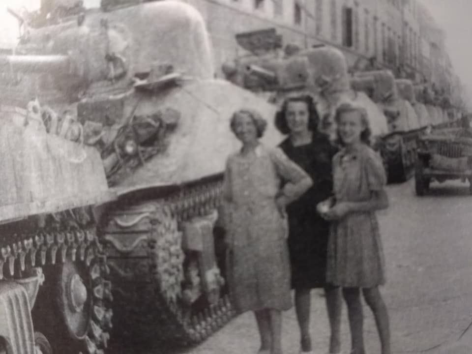 38996276_313245942754975_8620869145489047552_n