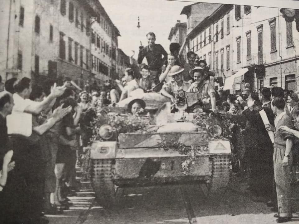 39032287_313245819421654_970832977363730432_n