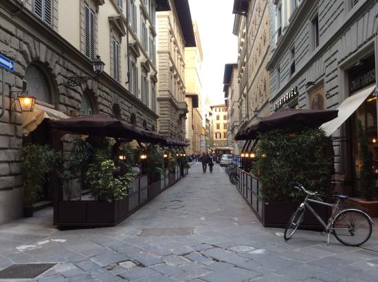streets-of-florence-walking