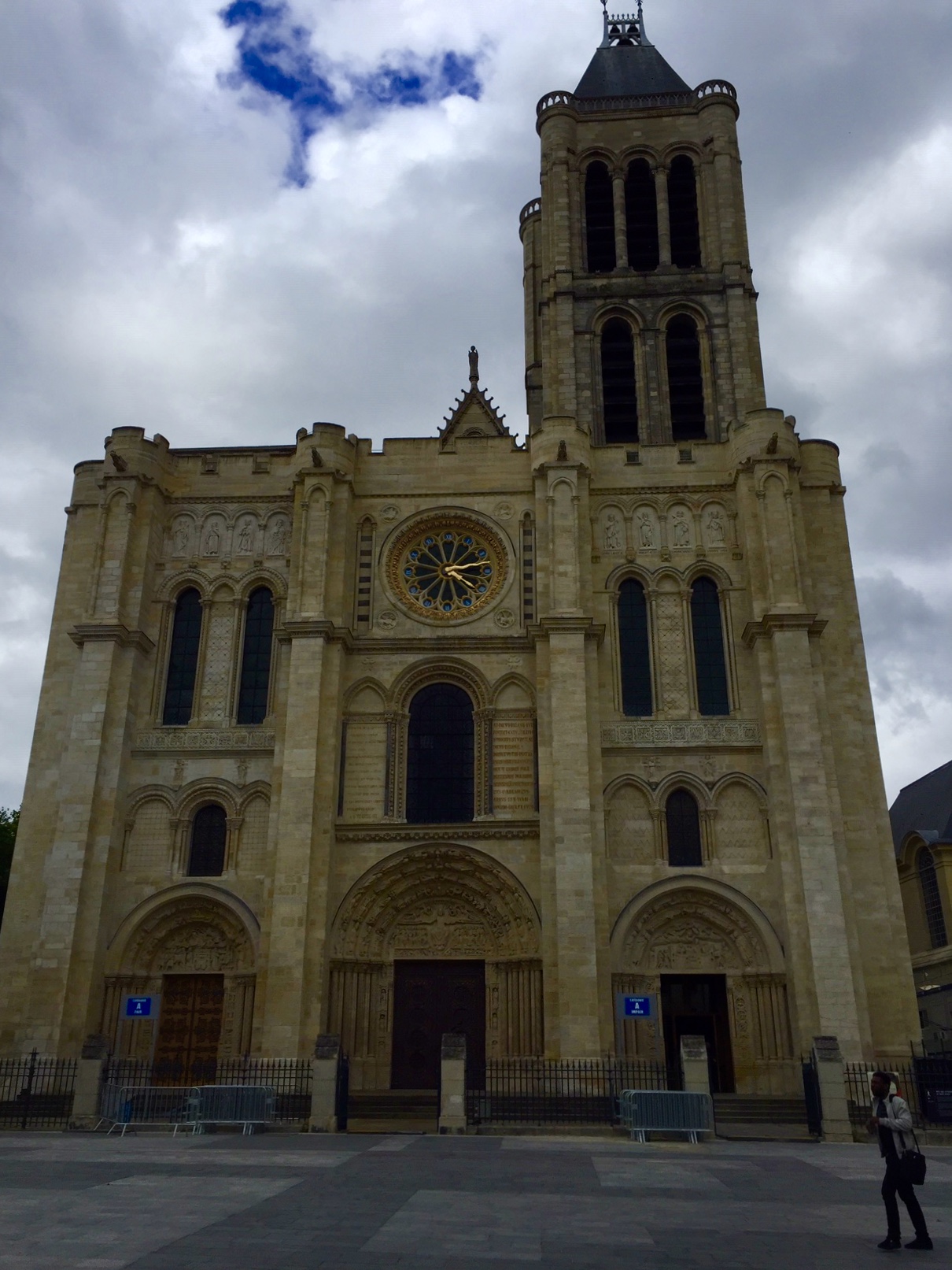 The birthplace of the Gothic style: La Basilique Royale de Saint
