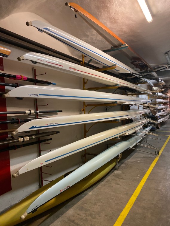 iEInbf4uR1C%di5g4EzHfA