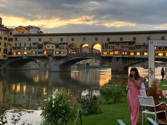 lgadMUSiTruGc7RO24XU2A