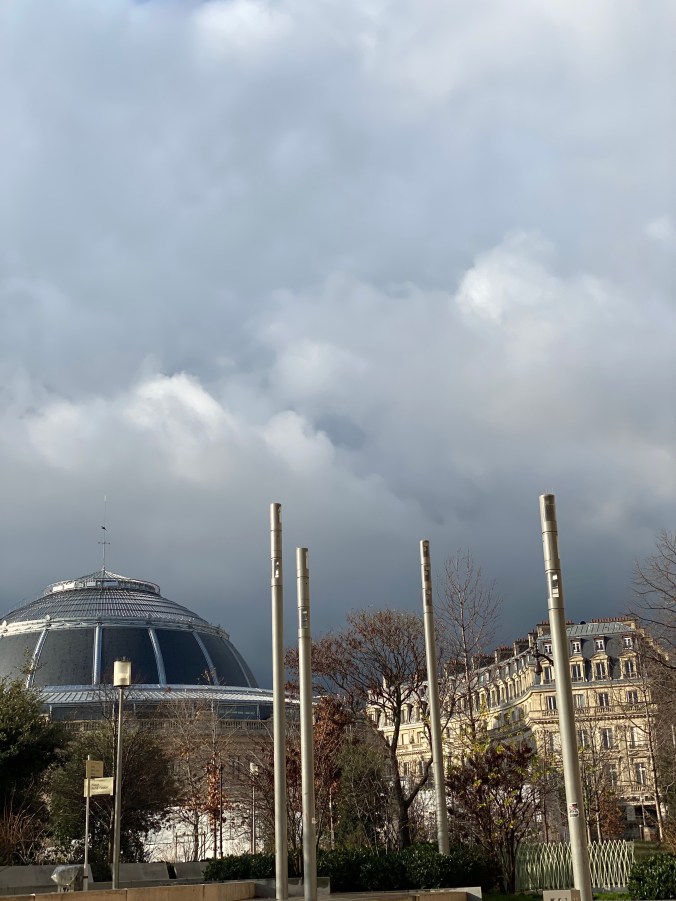 AXTBIB3BQF2r1yyYi64tsg