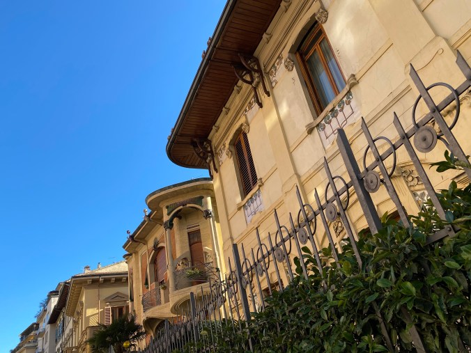 B2IaxH14ToGhBhIHmUvfew